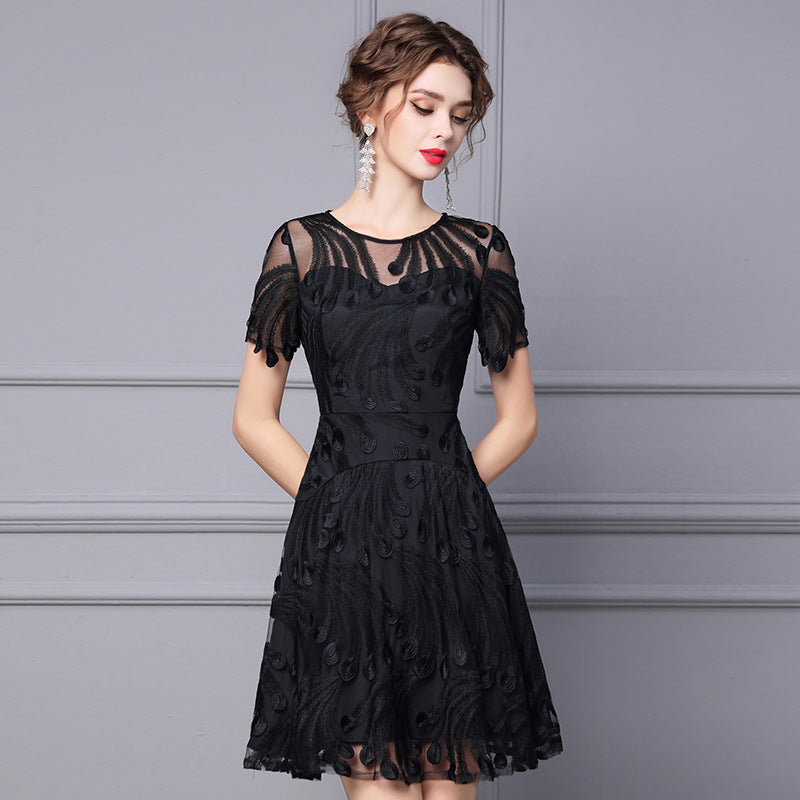 Elegant Embroidered Cropped Dress In Pink With Slimming Pear Shape For Summer Gentle Style Body Shaping Hemline Dress