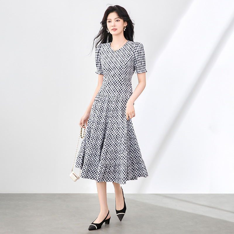 French Style Commute Plaid Cotton Long V-Neck A- Line Dress Women's Fashion Elegant Midi Dress Bubble Sleeve Short