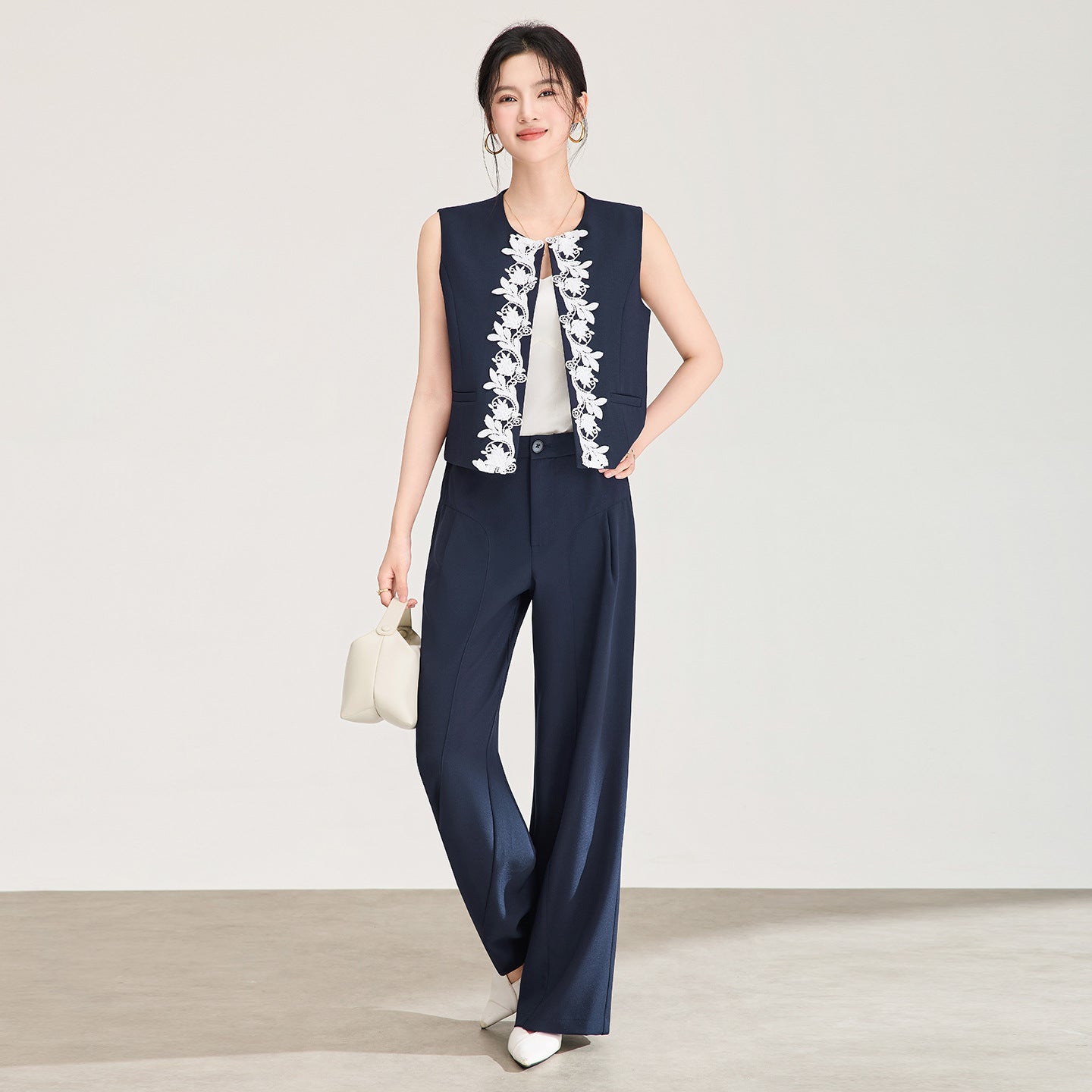 Fashionable Versatile Sleeveless Outerwear Vest Jacket with Wide Leg Pants Spring 2026 New Women's Clothing No Sleeve Outerwear