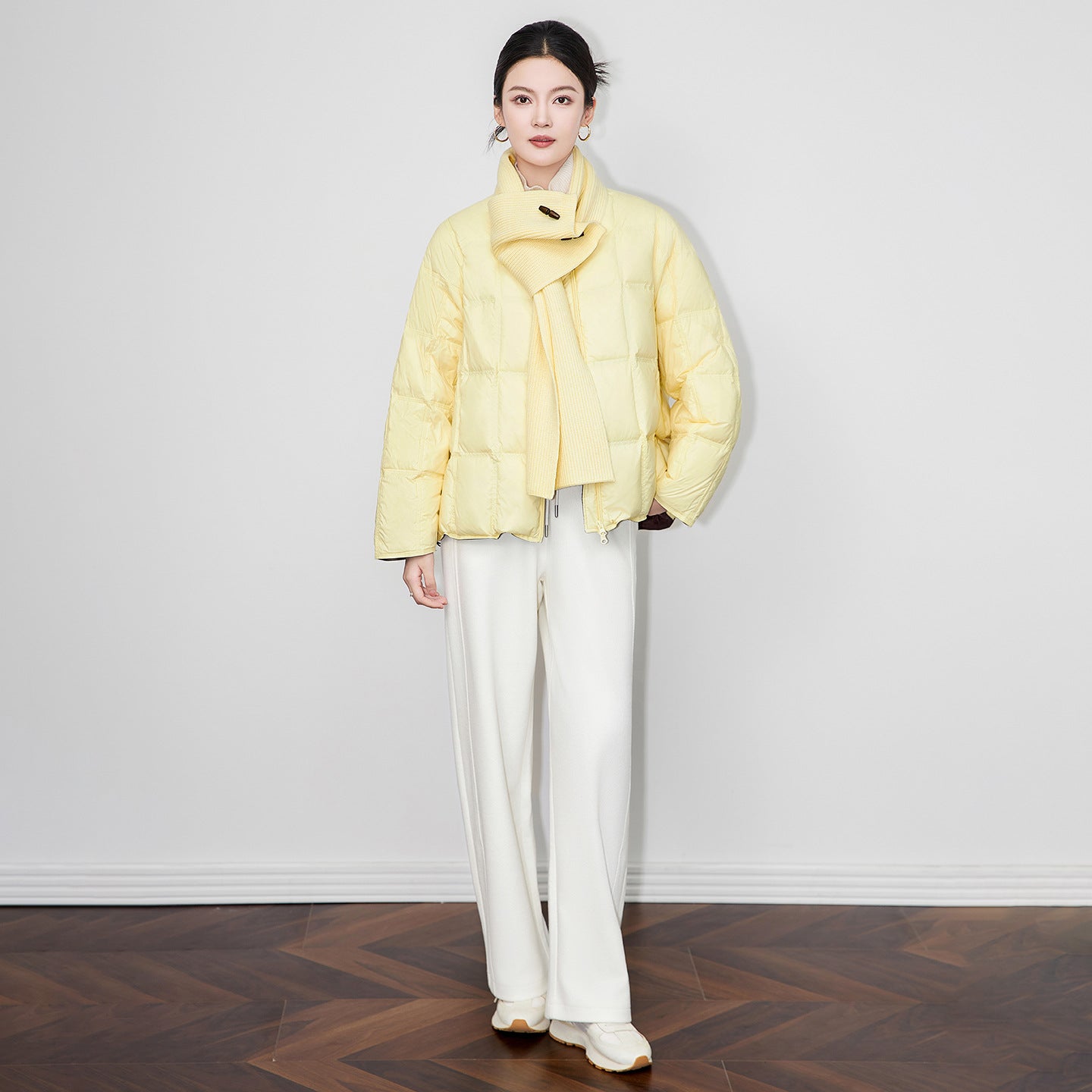 New Short Puffer Jacket with Knitted Scarf Set White Duck down 90% Windproof Warm Fleece Lined Zipper Closure Elegant