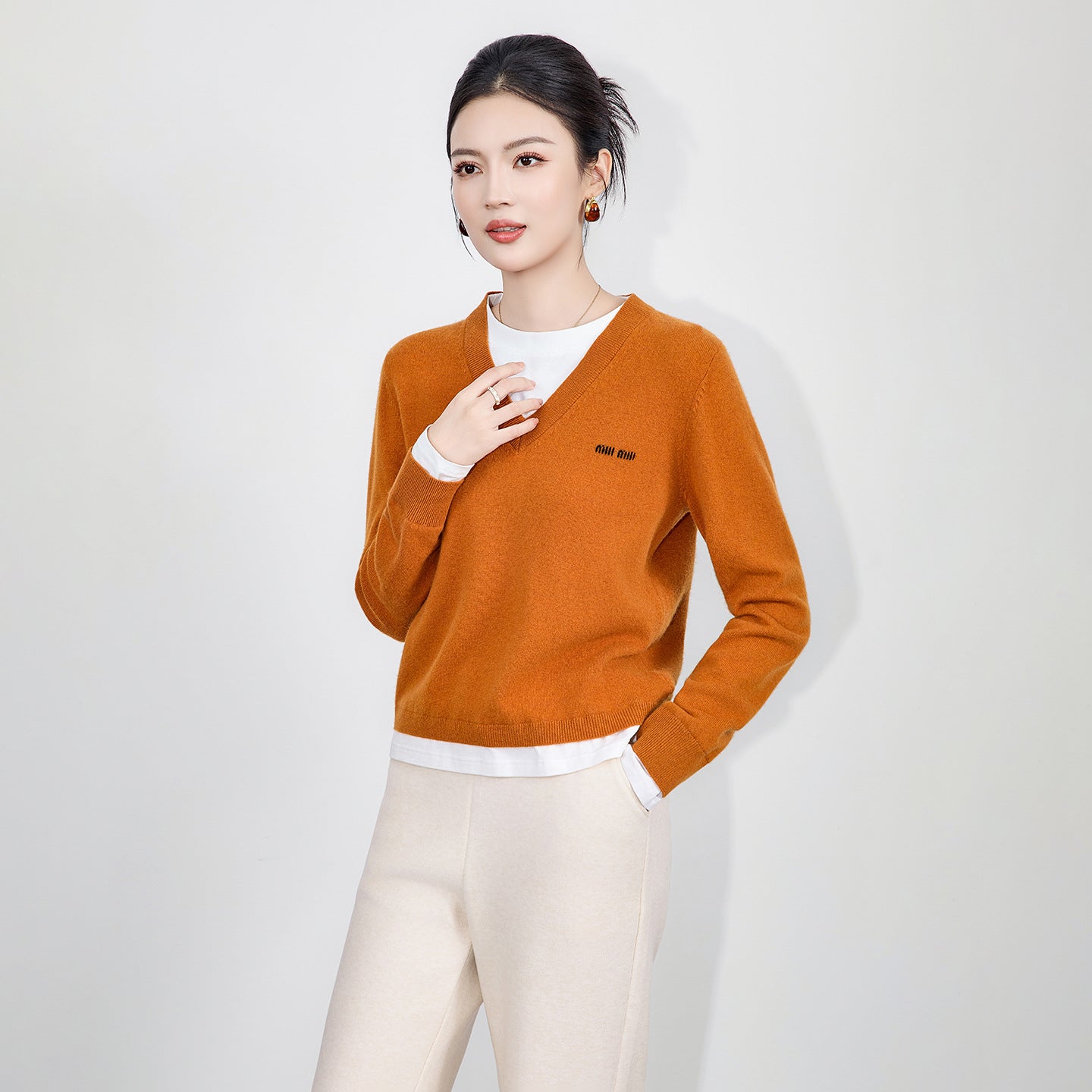 Women's Sweater Autumn Winter Knitted Pullovers V-neck Slim Solid Color Soft Knitwear Long Sleeve Tops