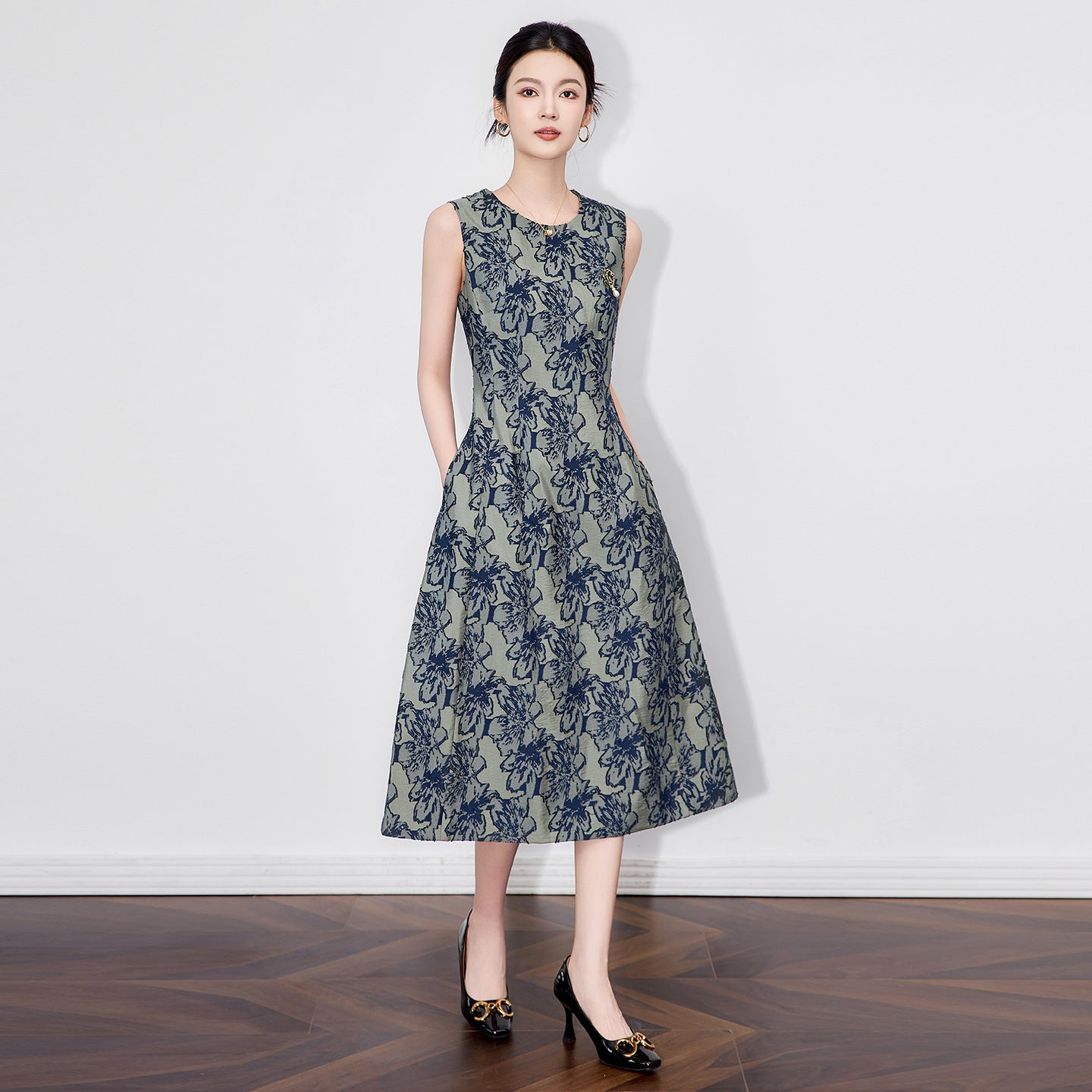 Entrance Sleeveless Vest Dress Floral Burnout Cutout High Waist A- Line Midi Elegant Swinging French Style Commute Dres