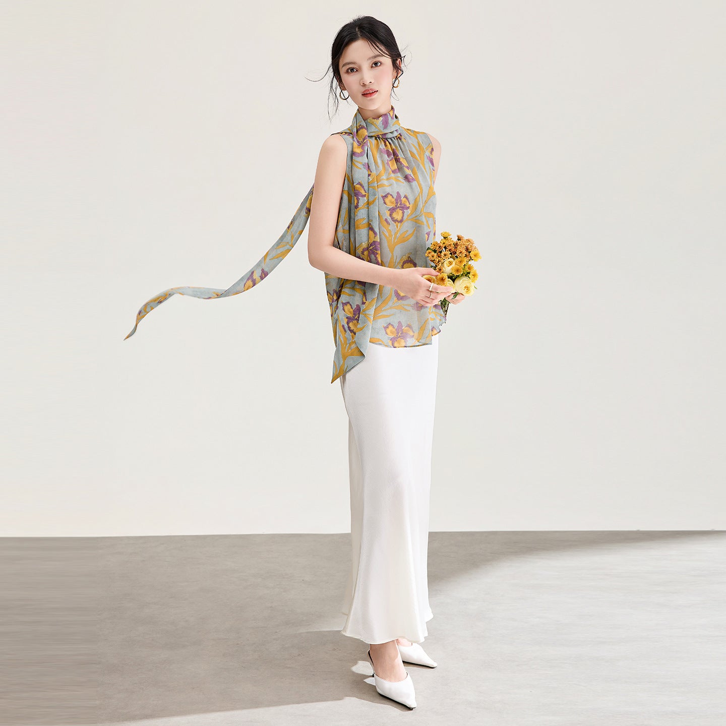 French Style Silk Shirt V-Neck Design Sash Sleeveless Mid-Length Artistic Vintage Women's Top for Summer