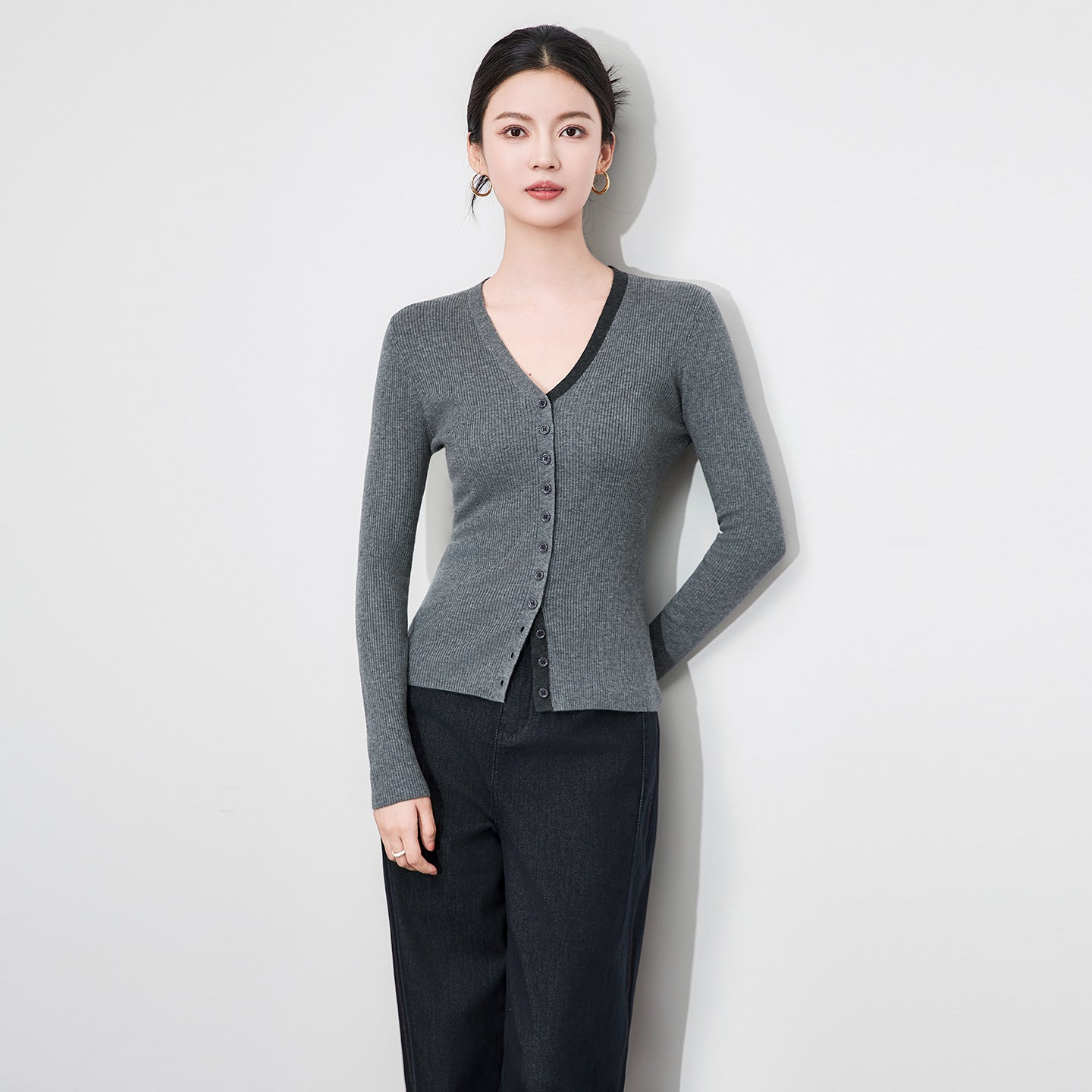 Winter New Arrivals Elegant Minimalist Classic Slim Fit Button V Neck Layering Knit Sweater For Women