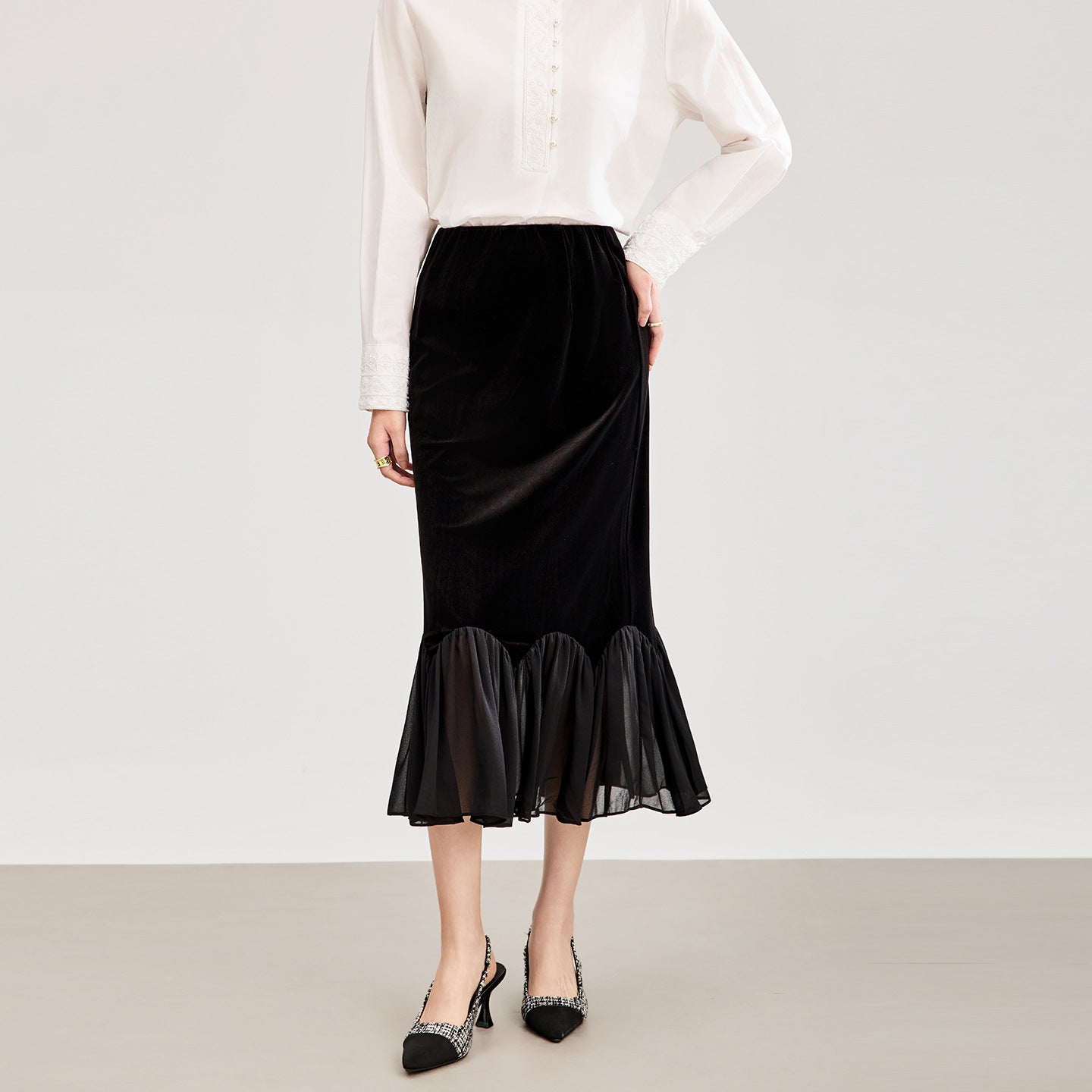 Silk Velvet Women's Skirt Black Fishtail Skirt Temperament Women's Outdoor Casual Fashion Spring and Autumn Comfortable Soft