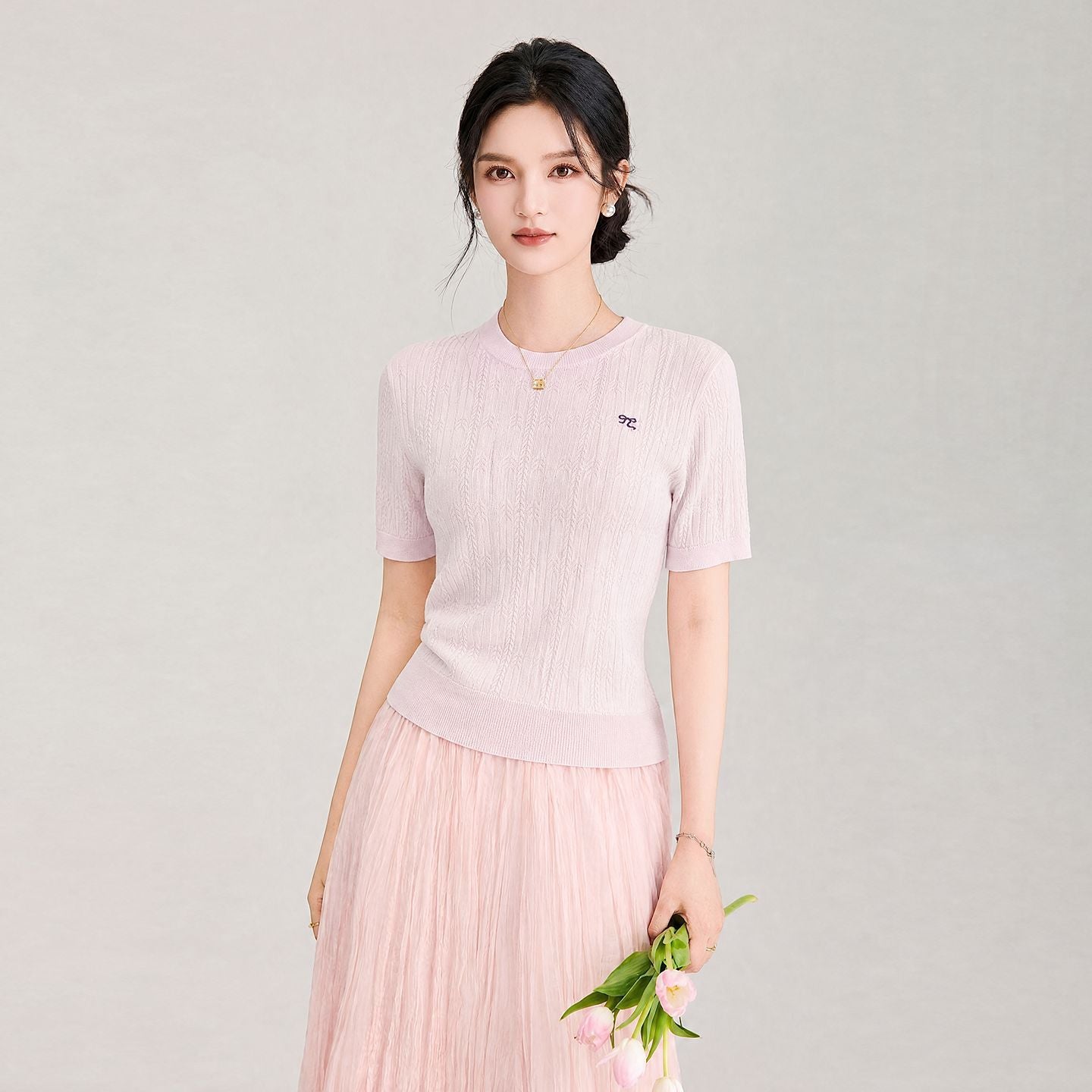 New Chic Korean Style Summer Knitwear Thin round Neck Twist Pure Color Versatile Embroidered Top Women's Fashion