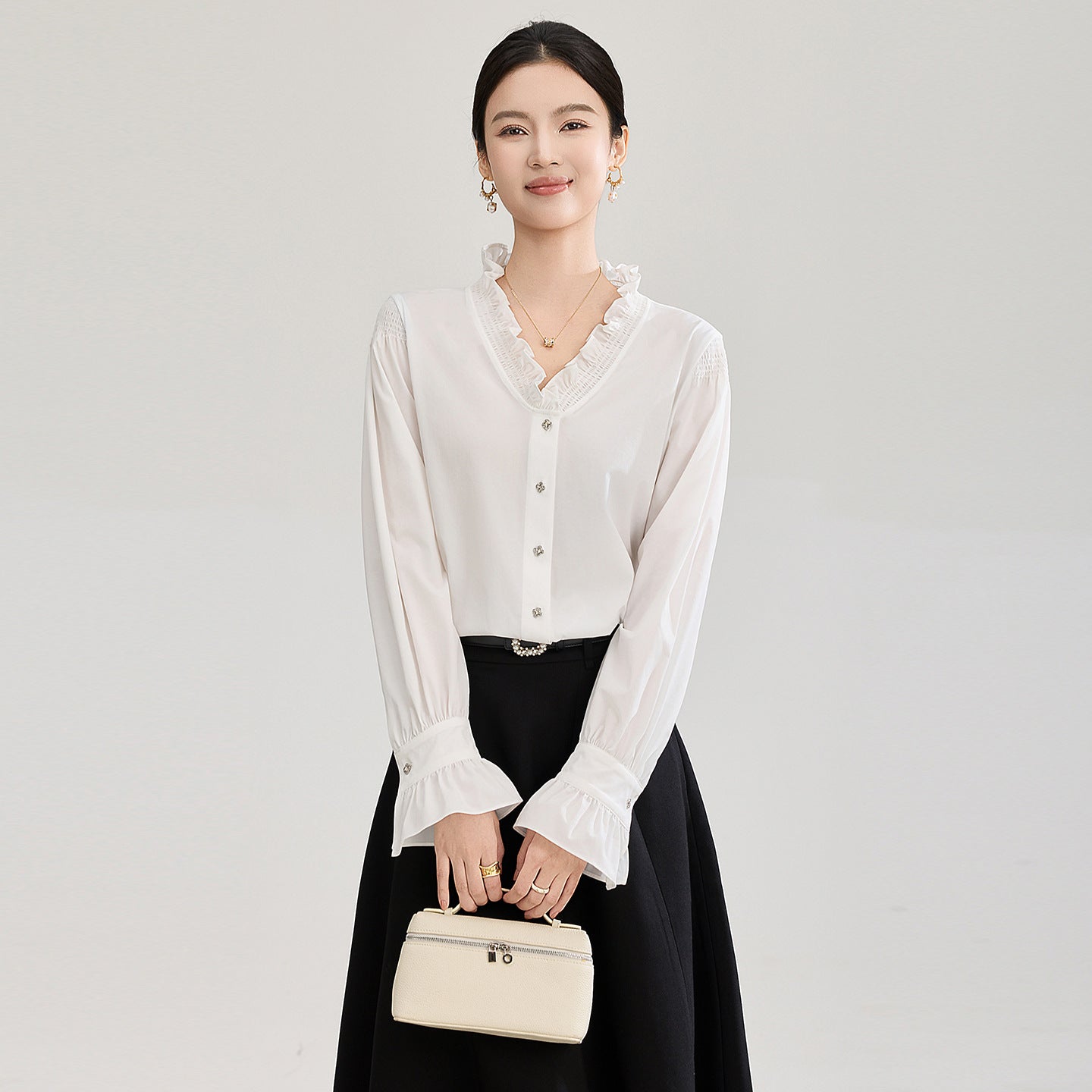 Elegant Romantic French Style Shirt Women's Spring New Fashion Anti-Wrinkle Mushroom Lace Collar Bell Sleeve Top