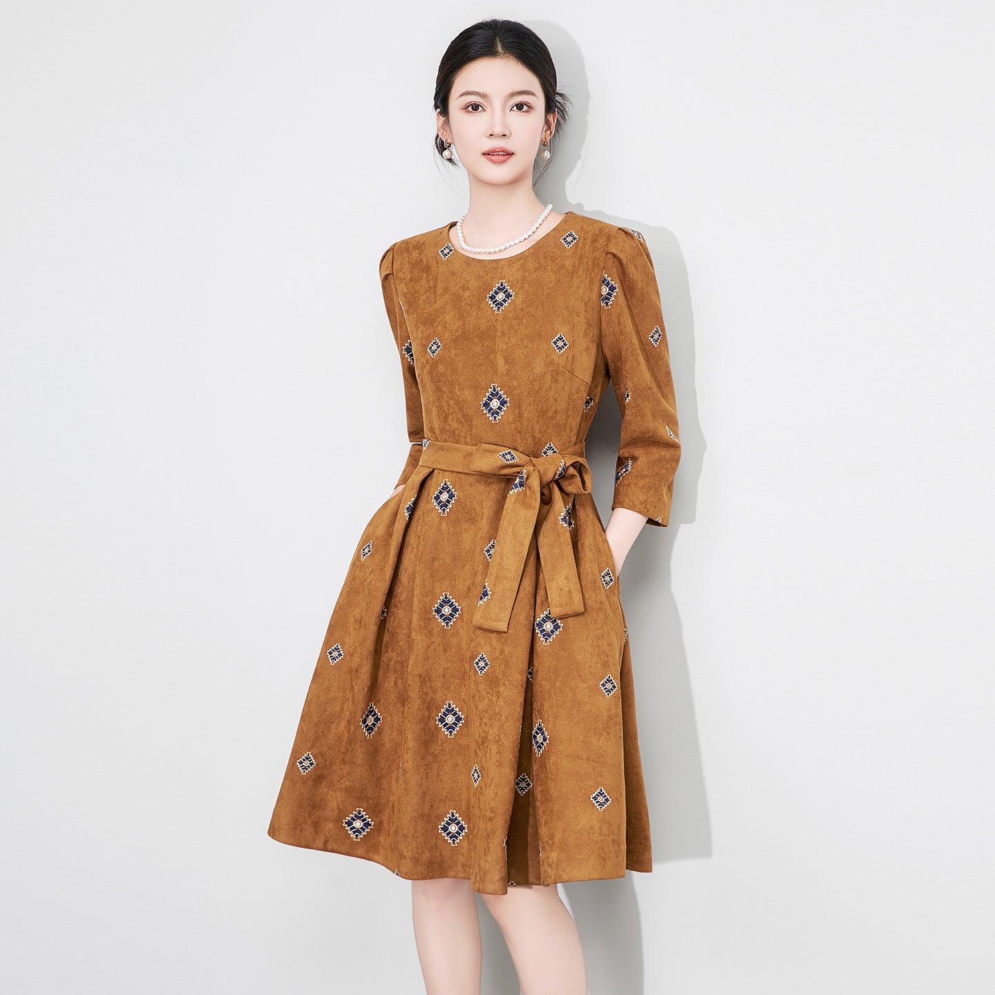 Elegant Embroidered Suede Mini Dress Slimming Waist Vintage Style Age-Defying Long Sleeve round Neck A- Line Skirt Dress