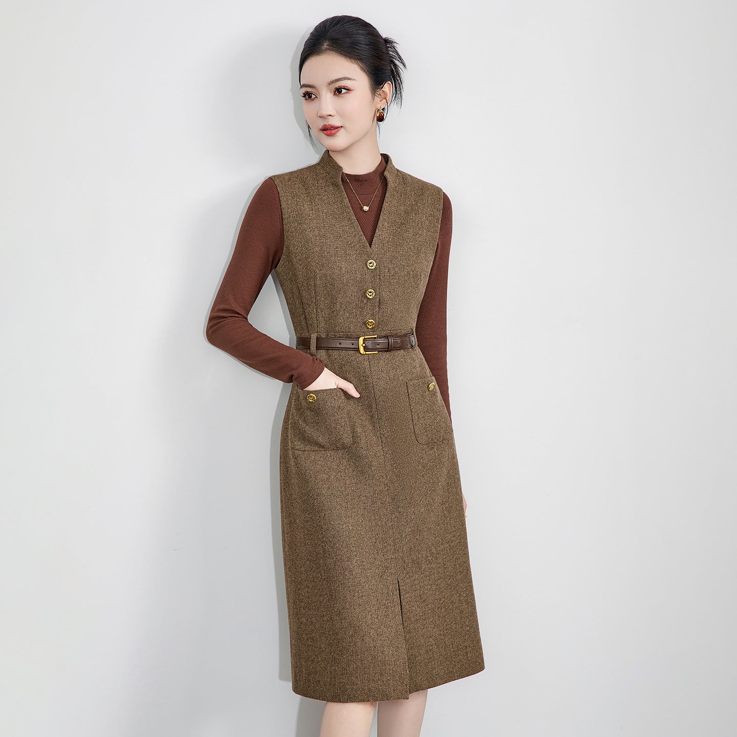 Fashion V-neck Sleeveless Midi Dress High Waist A- line Skirt Large Swing Skirt Cotton Linen Blend Fabric Elegant