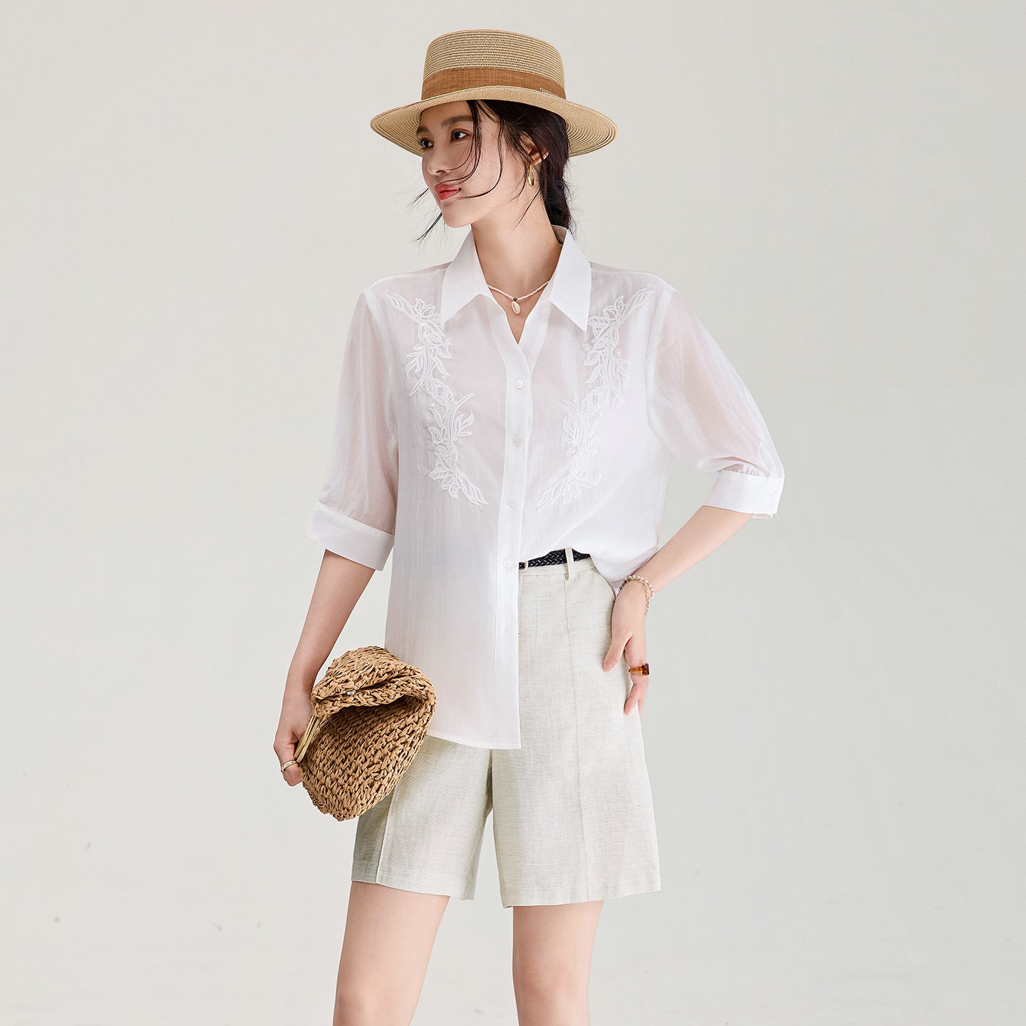 Elegant Women's Embroidered Linen Shirt Small Collar Mid-Sleeve Summer Top High-End Feeling New Style Commute Shirt