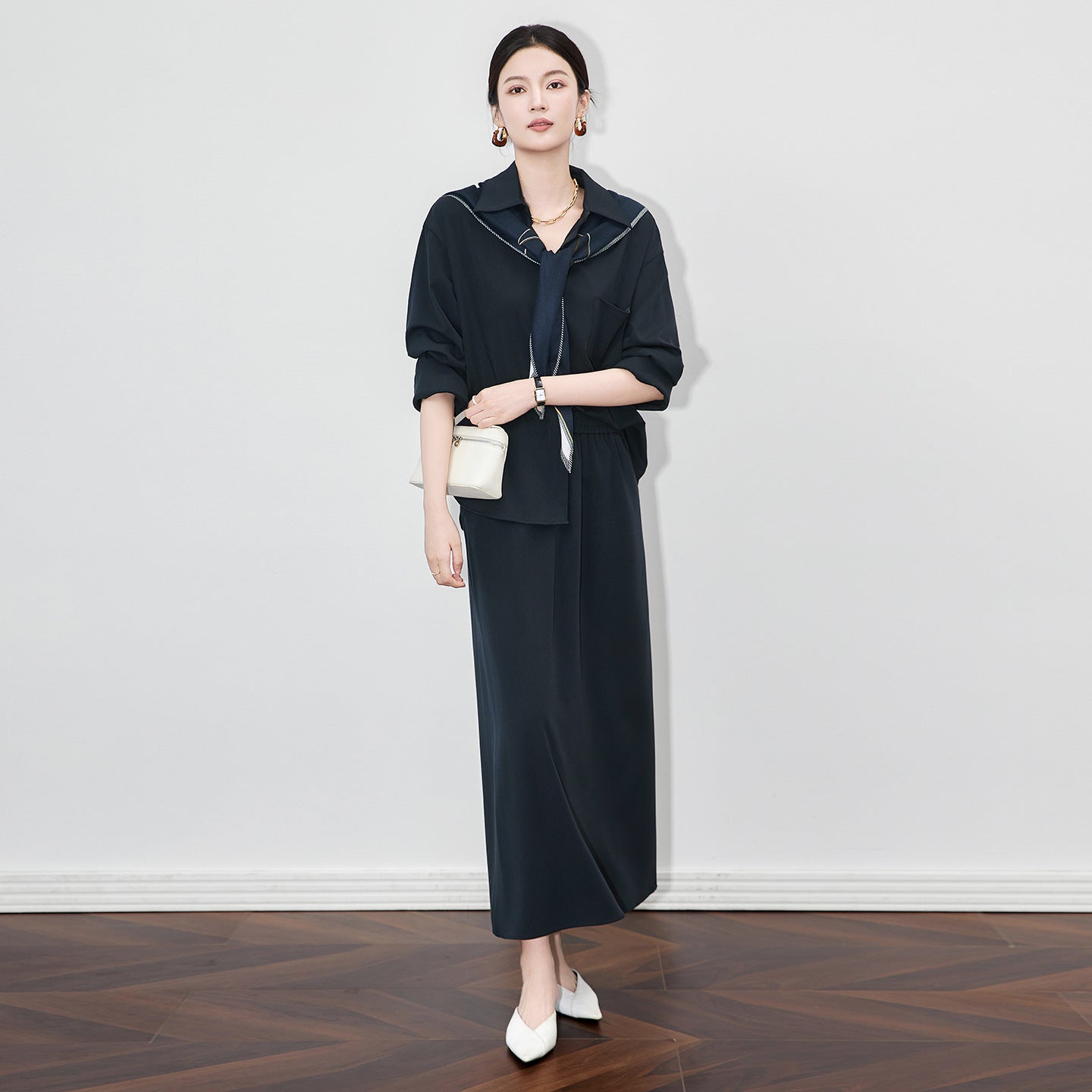 Casual Sweatshirt Dress Set Women's plus Size Luxury New Style Autumn Outfit Ultra Short Skirt Pure Color Button Splicing Print