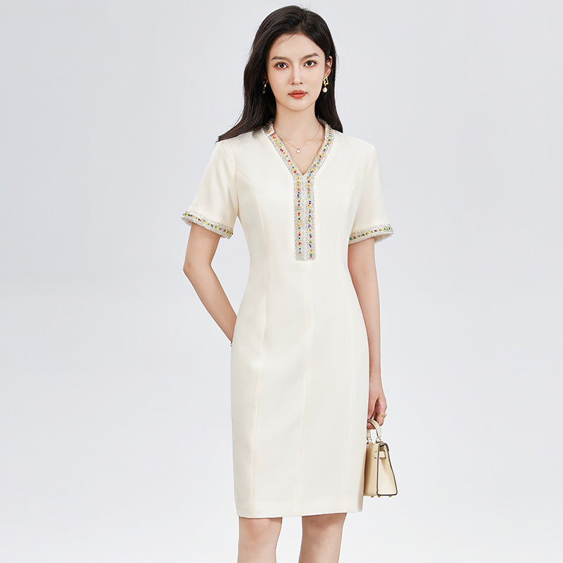 Elegant Knitted Dress V-Neck Slim Fit with Gold Embellished Belt And Button Summer Fashion Style 26 Year Gold Thread
