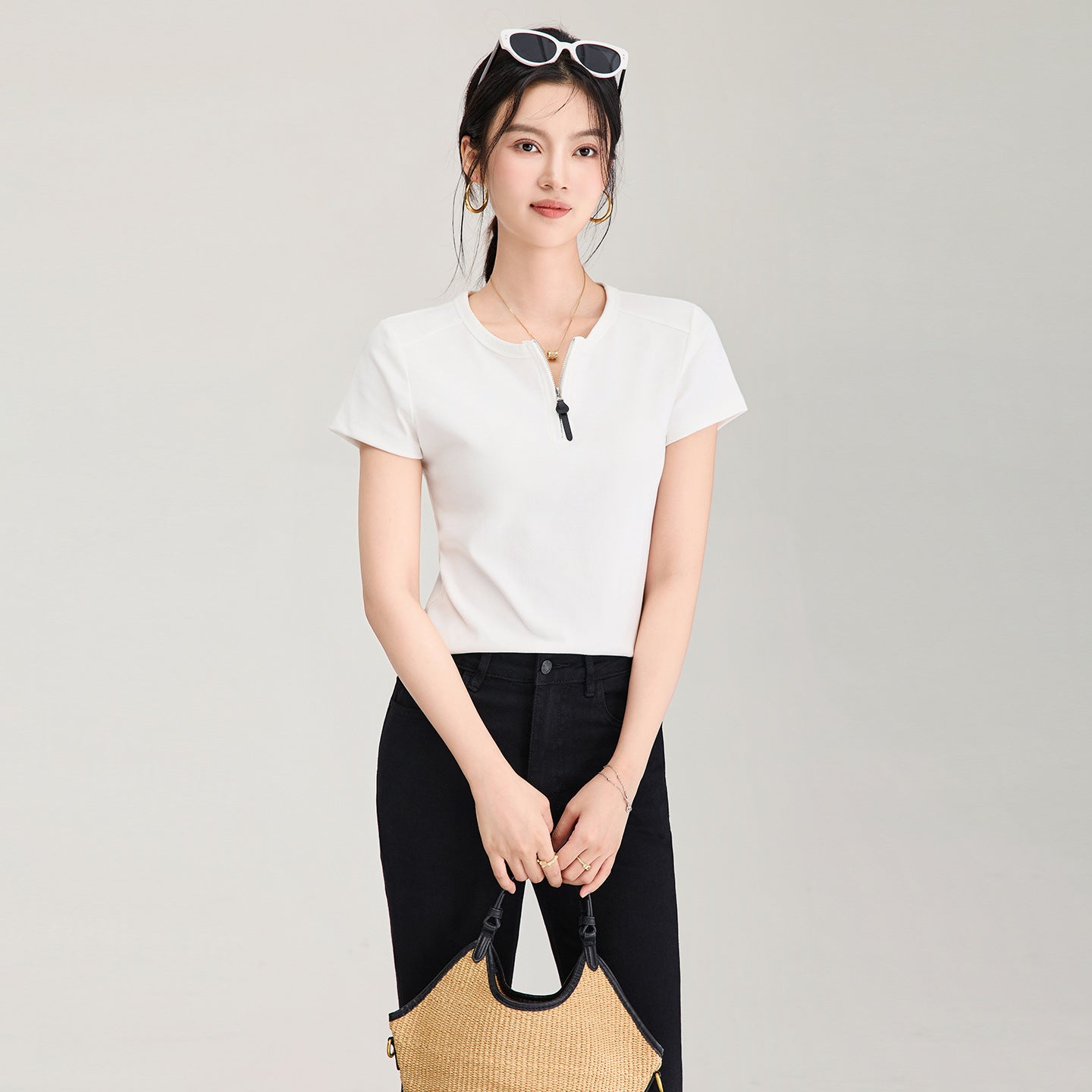 Spring/Summer Nude Short Sleeved Women's High-end Round Neck Half Zipper Waist Slimming Sports Top