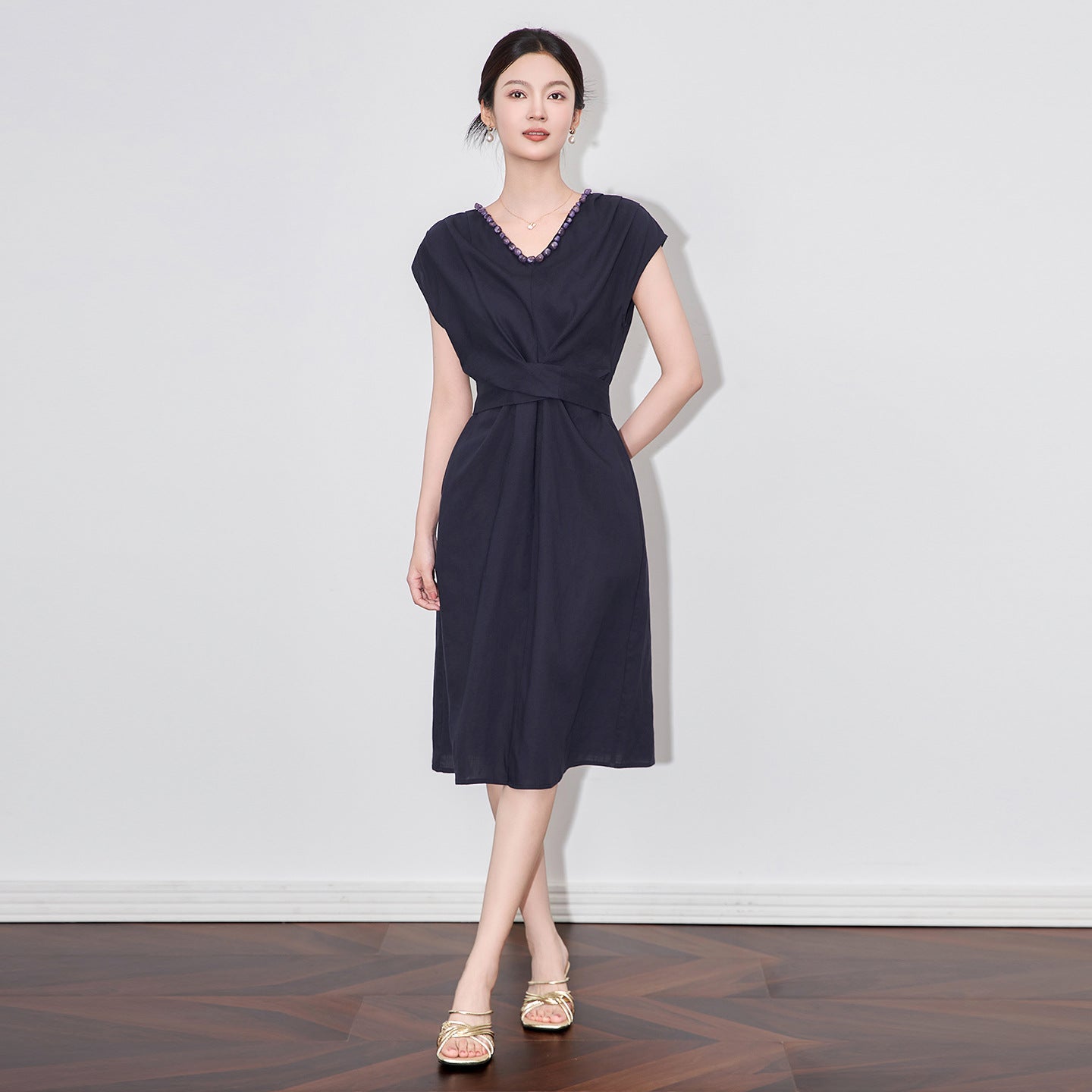 Summer New V-neck Belt Thin Acetic Acid Dress Minimalist Style Belt Medium and Long Dress Black Commuter Women's Dress