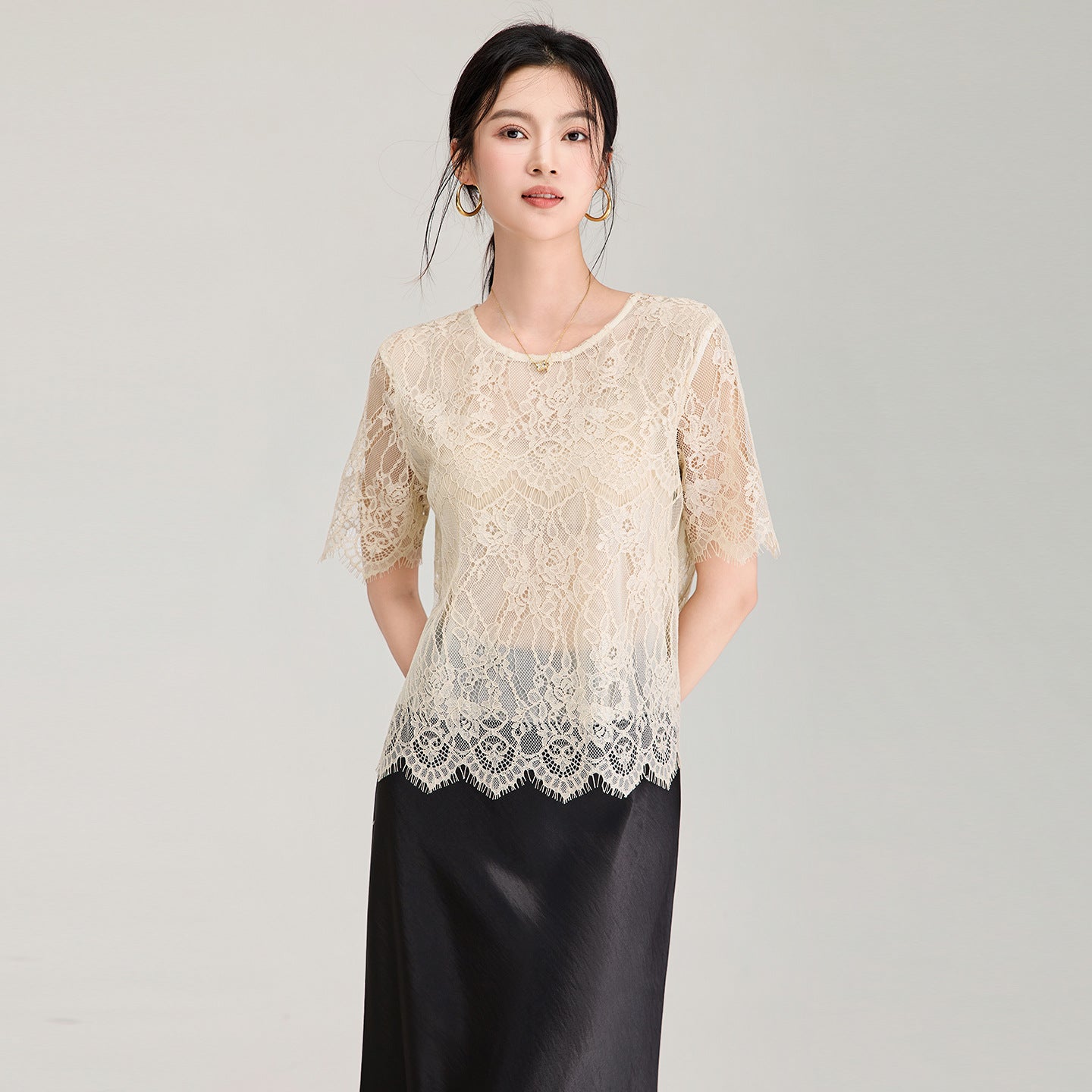 Elegant Embroidered Hollow out Lace Shirt Women's Summer Loose Fashionable Short Sleeve Top High-End Feel Style