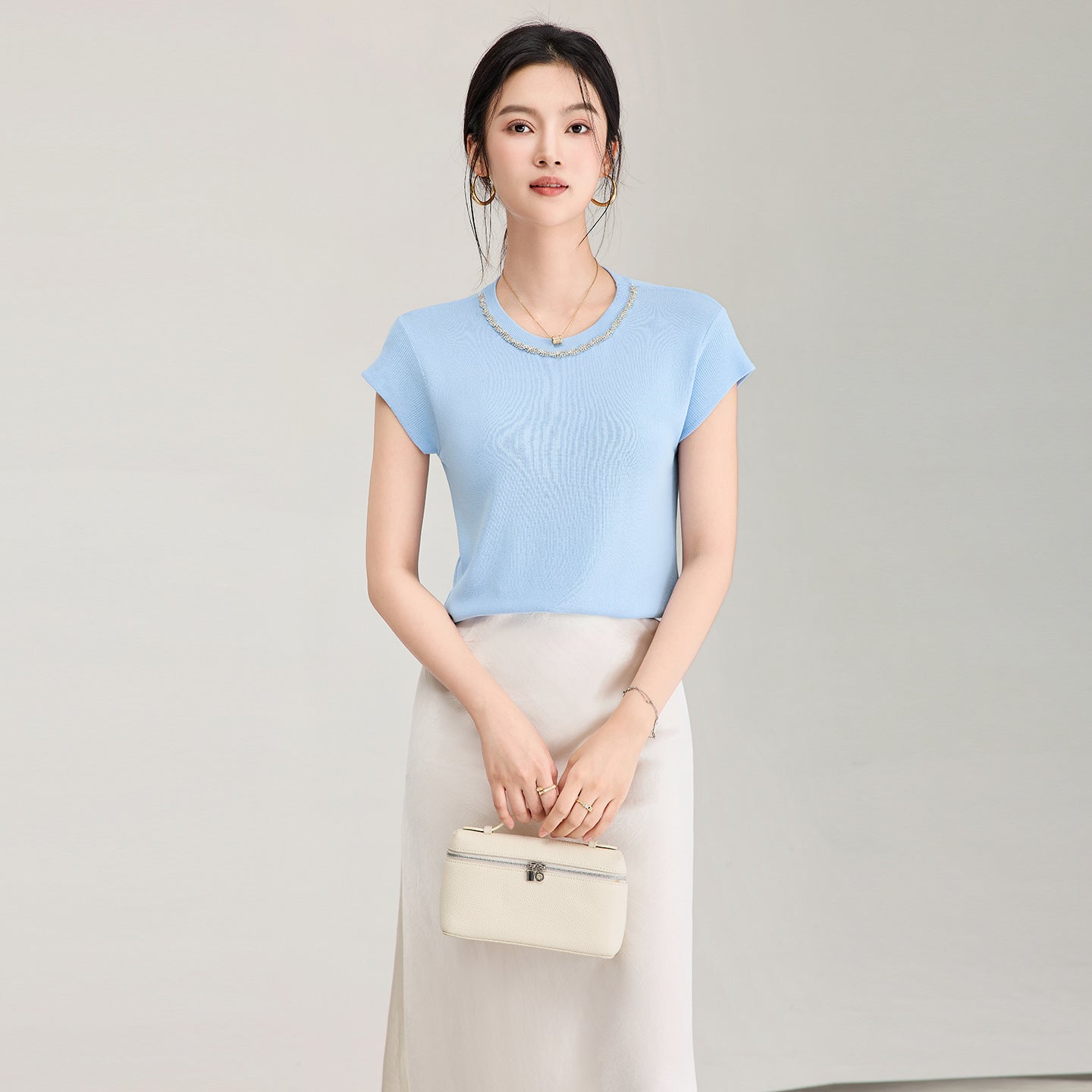 Elegant round Neck Short Sleeve Baby Cashmere Knitted Sweater Luxury Embellished Base Layer Top for Women Fashionable Slimming