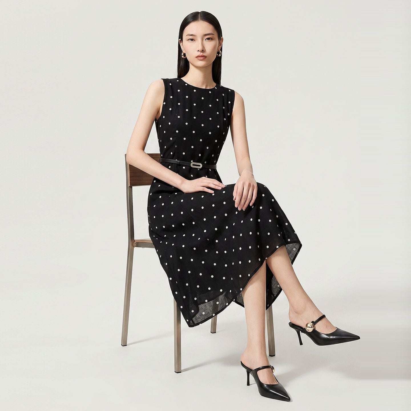 Elegant Black Polka Dot Sleeveless Waist-Cinching Slimming Vest Dress Summer New Arrival Fashionable Midi Skirt