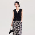 V-Neck Sleeveless Knitted Vest Pure Color Overhead Pearl Base Summer New Style Women's Fashion Soft Comfortable Knitwear