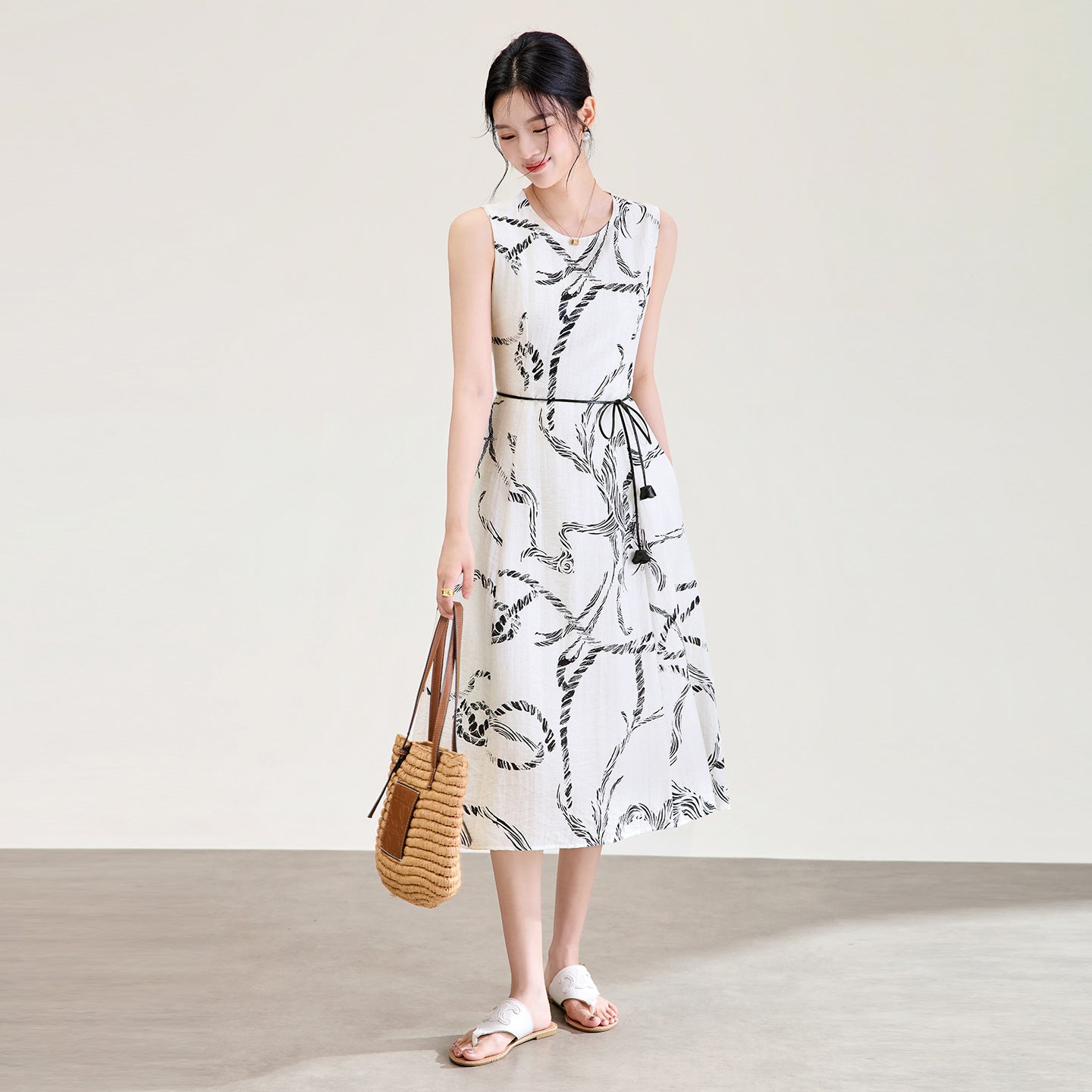 Beach Vacation Style Sleeveless V-Neck Hanging Neck Dress Women Summer Loose Design Sense Long Vest Dress Printed Soft Polyes