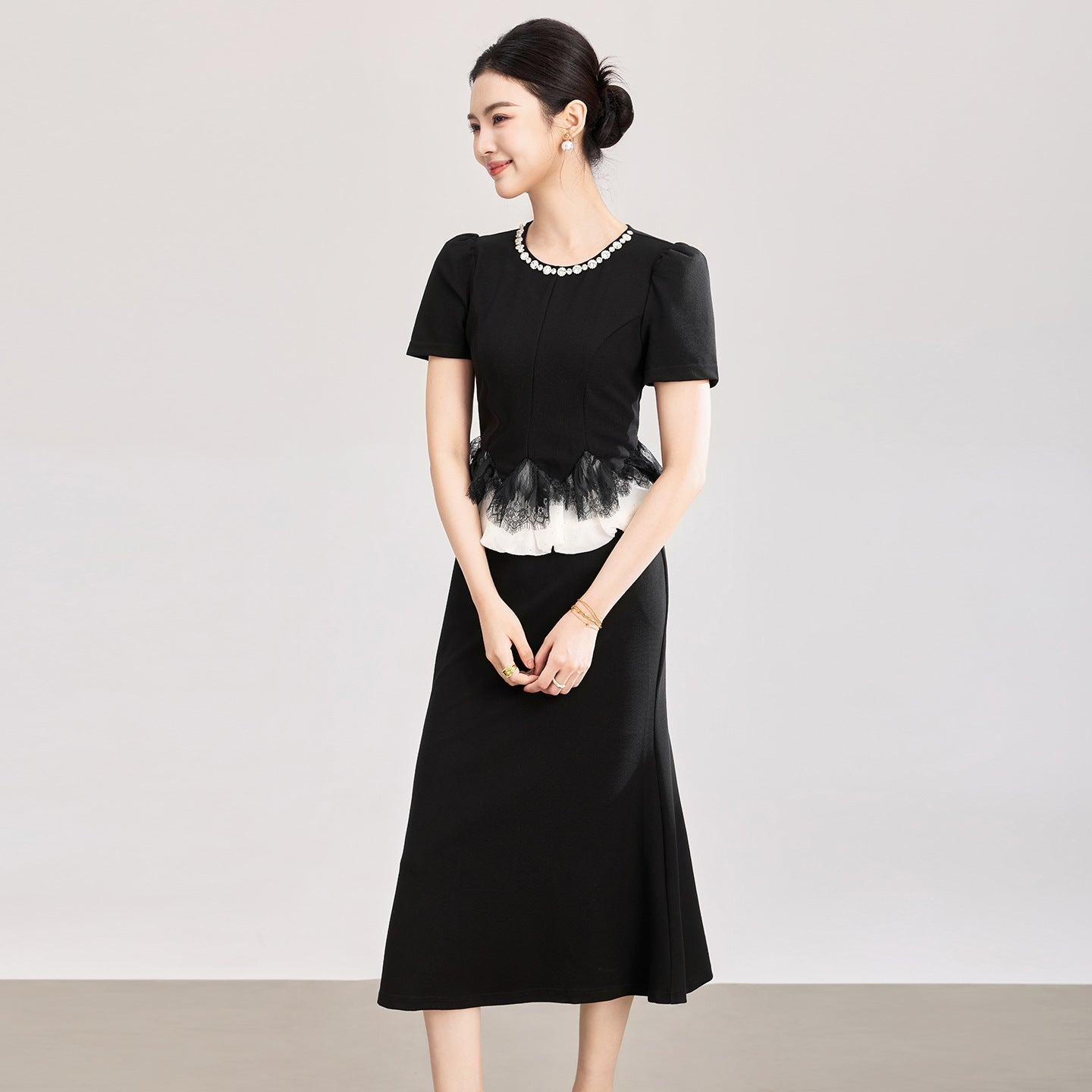 French Elegant Temperament Celebrity Diamond Crew Neck Short Sleeves Lace Ruffled Splicing High Waist Black Long Dress For Women