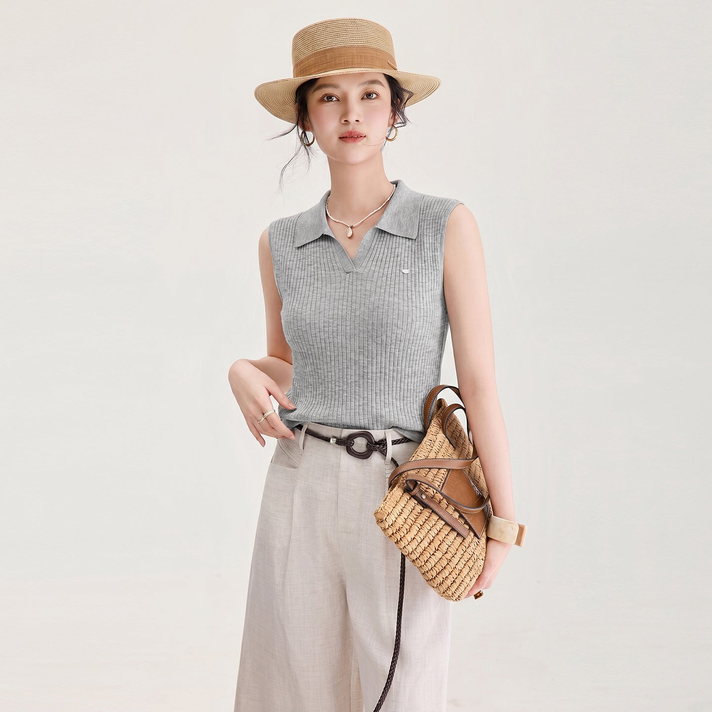 Slim Fit Neck Knitted Vest Women's Summer plus Size Sleeveless V-Neck Slimming Top Lightweight Maturity Style