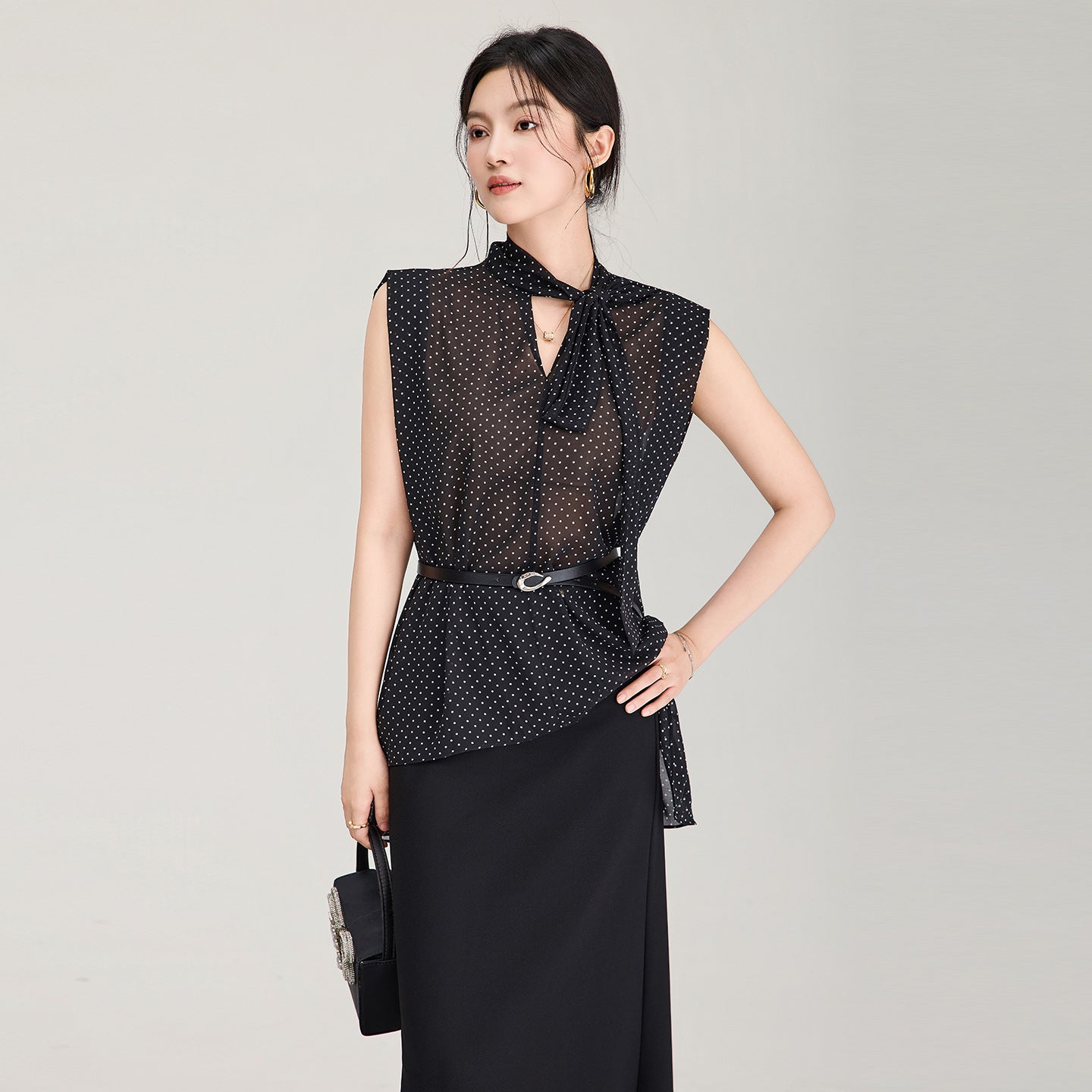 Black Polka Dot Chiffon Sleeveless Shirt Women's Summer New Style Elegant Versatile Top Large Size Commute Style Korean Version