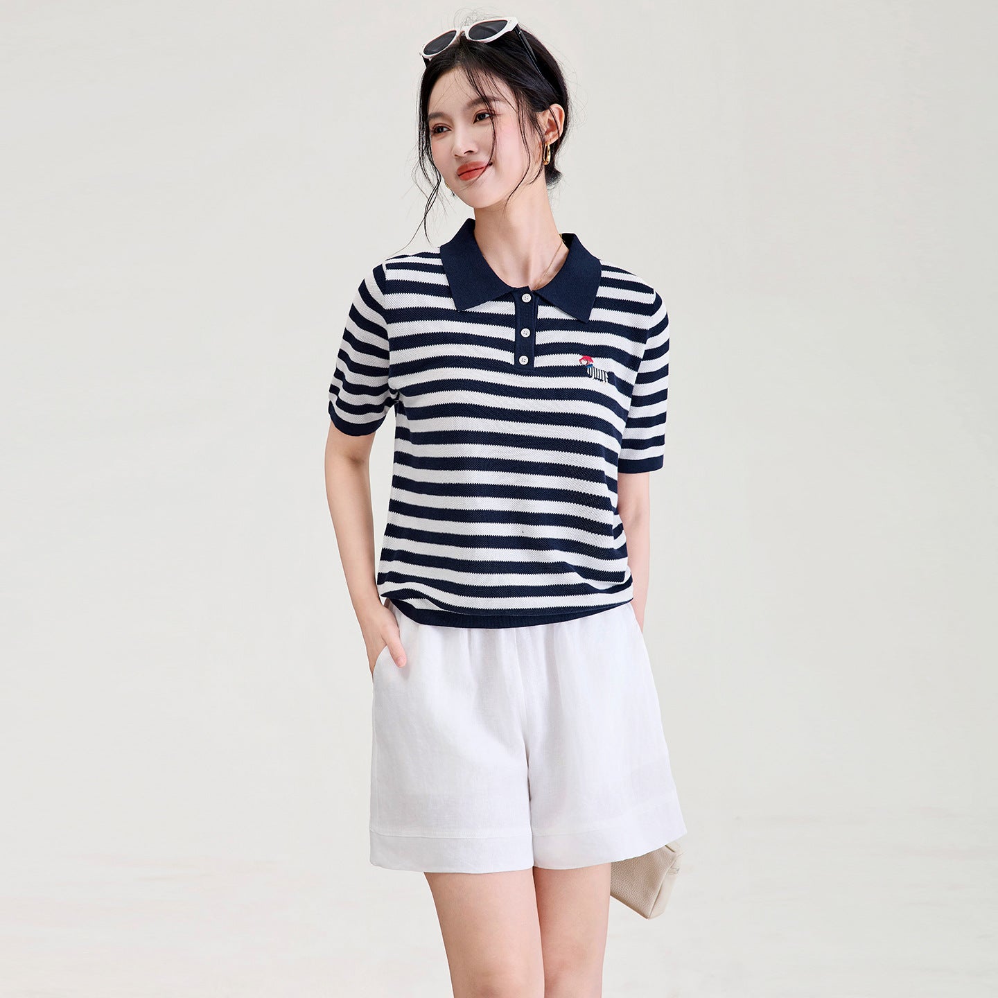 New Style Women's Loose Fit Short Sleeve T-Shirt Embroidered Bee Stripe Pattern Turn-down Collar Commute Wear