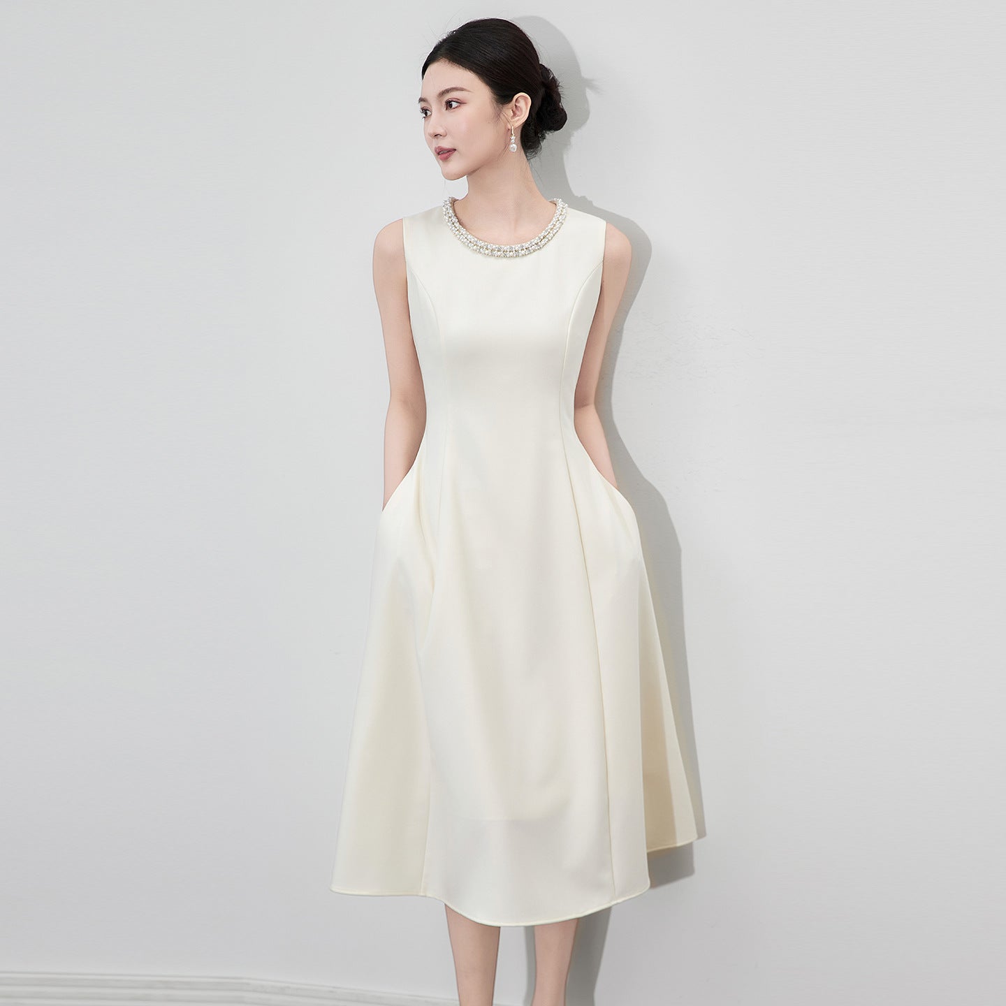 Fashionable Dress Woolen Vest Short Coat Elegant Commute Style Midi A- Line Skirt Diamond Embellished Inner Lined Dress