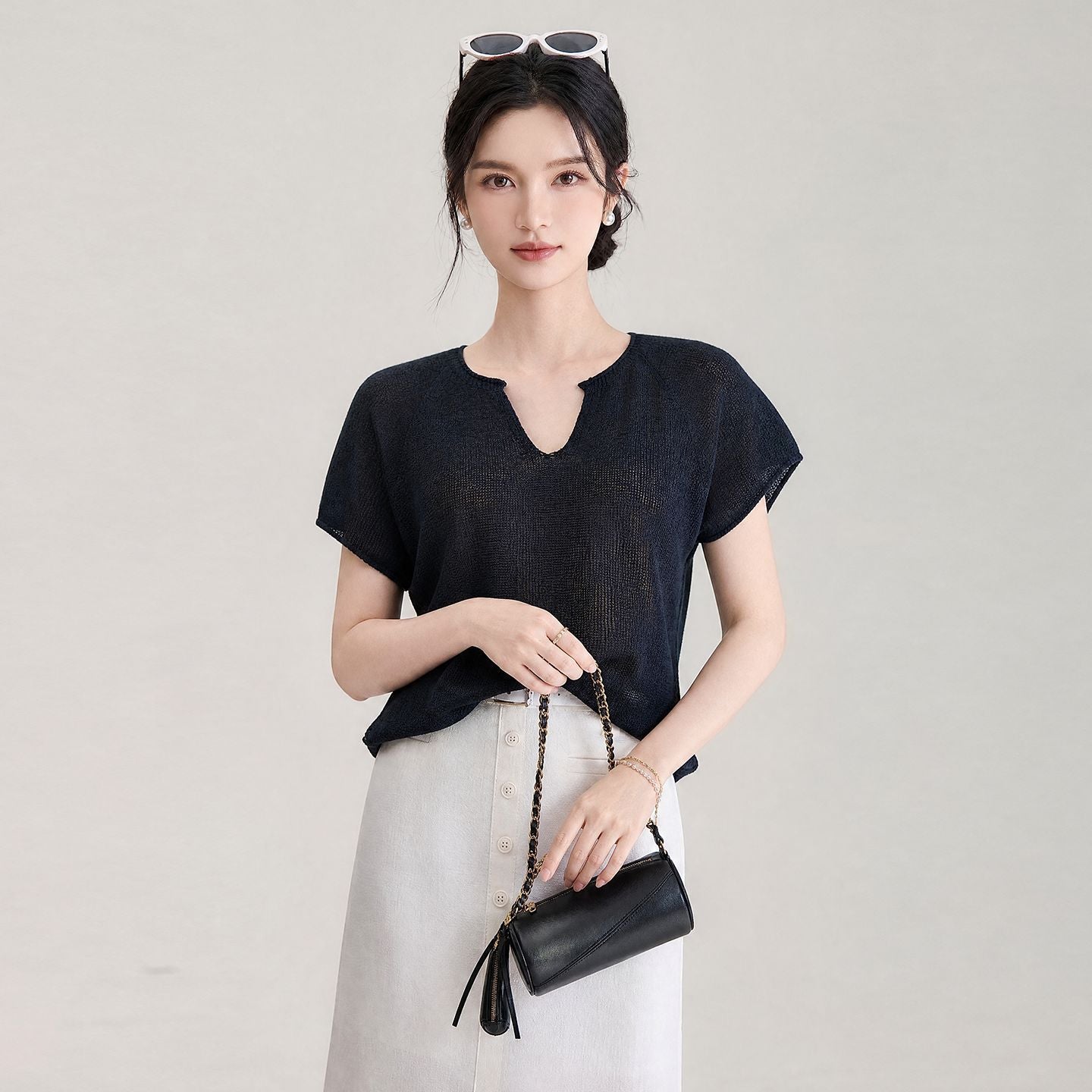 Loose Fit V-Neck Short Sleeve Knitted Top Women's Summer 2026 Lazy Style Small Shirt Breathable Lightweight Comfortable